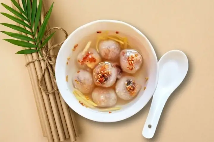Gợi Ý Các Quán Chè Bột Lọc Heo Quay Ở Huế Chuẩn Vị Cố Đô Cho Thực Khách Muốn Trải Nghiệm Ẩm Thực Địa Phương