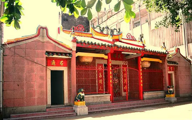 Tìm Hiểu Chùa Bà Thiên Hậu Rạch Giá: Vị Trí, Kiến Trúc Và Tín Ngưỡng Người Hoa Tại Kiên Giang Tìm Hiểu Chùa Bà Thiên Hậu Rạch Giá: Vị Trí, Kiến Trúc Và Tín Ngưỡng Người Hoa Tại Kiên Giang