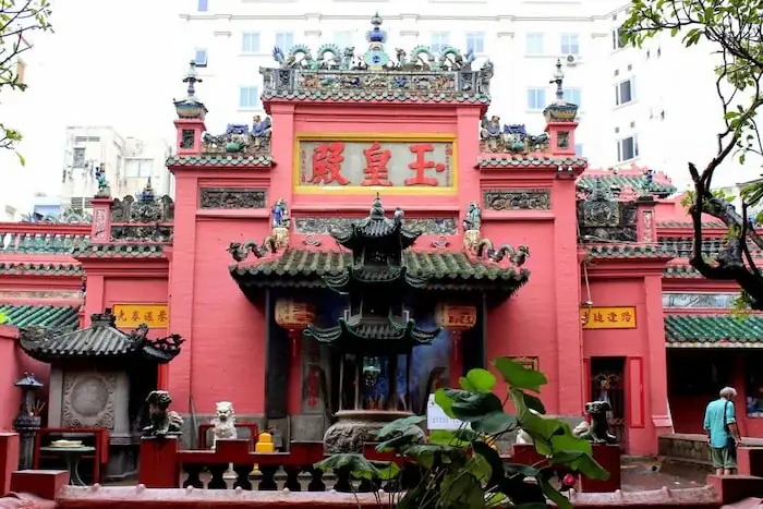 Chùa Ngọc Hoàng Có Linh Không? Giải Đáp Thắc Mắc Và Khám Phá Sự Linh Thiêng