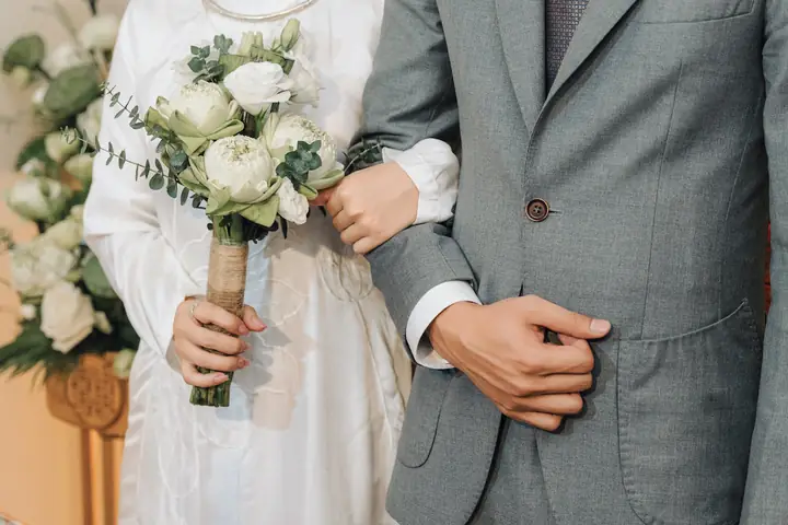 Có Nên Bán Bông Tai Cưới Không: Tìm Hiểu Ý Nghĩa Và Kiêng Kỵ Văn Hóa