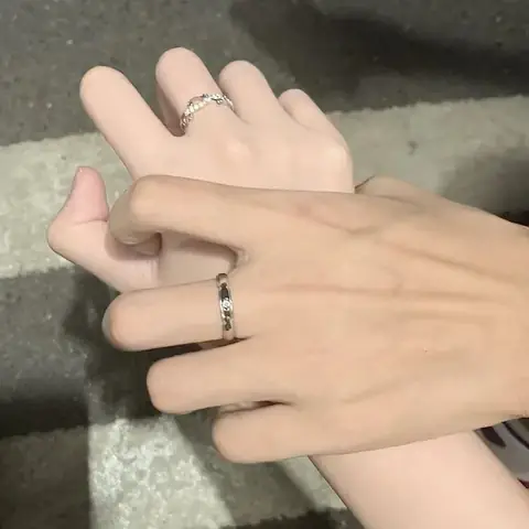 Có Nên Đeo Nhẫn Cặp? Lý Do, Cách Đeo Và Những Điều Cần Biết Có Nên Đeo Nhẫn Cặp? Lý Do, Cách Đeo Và Những Điều Cần Biết