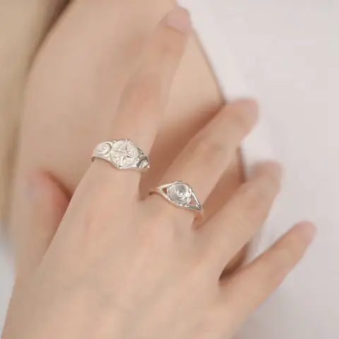 Tư Vấn Có Nên Đeo Nhiều Nhẫn Không Và Quy Tắc Đeo Nhẫn Chuẩn Cho Nam Nữ Theo Phong Thủy Tư Vấn Có Nên Đeo Nhiều Nhẫn Không Và Quy Tắc Đeo Nhẫn Chuẩn Cho Nam Nữ Theo Phong Thủy