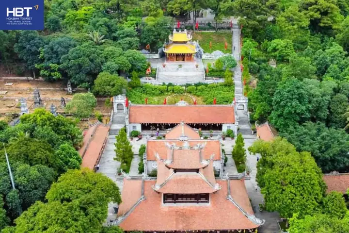 Giải Đáp: Côn Sơn Kiếp Bạc Có Phải Leo Núi Không Và Kinh Nghiệm Chinh Phục Đỉnh Bàn Cờ Tiên Cho Du Khách Tự Túc