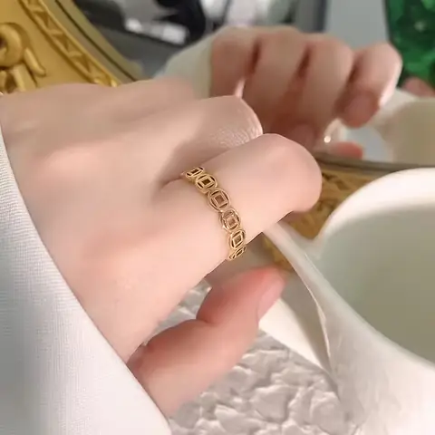 Hướng Dẫn Con Trai Đeo Nhẫn Kim Tiền Tay Nào, Ngón Nào Hợp Phong Thủy Hướng Dẫn Con Trai Đeo Nhẫn Kim Tiền Tay Nào, Ngón Nào Hợp Phong Thủy