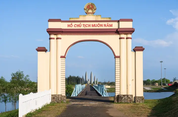 Tìm Hiểu Đài Tưởng Niệm Khát Vọng Thống Nhất Tại Bờ Nam Sông Bến Hải