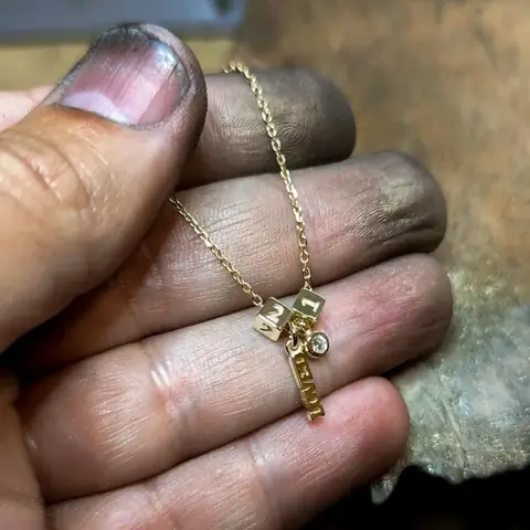 Hướng Dẫn Đặt Dây Chuyền Vàng Theo Yêu Cầu Tại Xưởng Gia Công Uy Tín