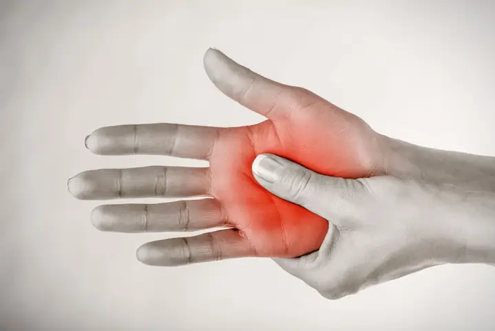 Nhận Biết Và Điều Trị Đau Khớp Ngón Tay Đeo Nhẫn: Nguyên Nhân, Dấu Hiệu Và Cách Cải Thiện