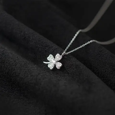 Chọn Mua Dây Chuyền Bạc Cỏ Bốn Lá May Mắn Và Ý Nghĩa Cho Nữ Giới