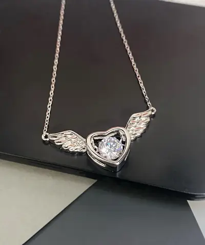 Tổng Hợp Dây Chuyền Đôi Cánh Thiên Thần: Chất Liệu, Mẫu Mã Và Địa Chỉ Mua Uy Tín