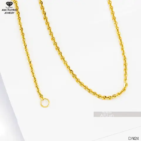 Dây Chuyền Vàng Bao Nhiêu Chỉ Là Chuẩn? Hướng Dẫn Chọn Trọng Lượng Và Cập Nhật Giá Theo Loại Vàng