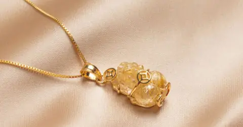 Nên Mua Dây Chuyền Vàng Tây Hay Vàng Ta 24k Nữ? So Sánh Chi Tiết Nên Mua Dây Chuyền Vàng Tây Hay Vàng Ta 24k Nữ? So Sánh Chi Tiết
