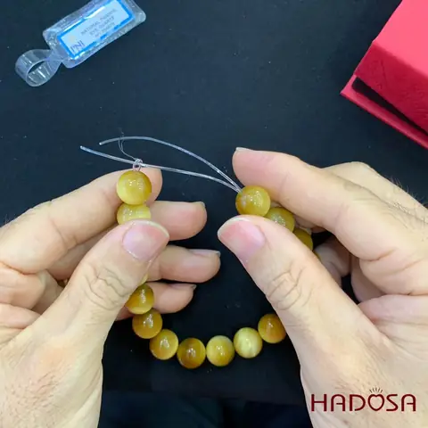 Hướng Dẫn Chọn Và Sử Dụng Dây Xỏ Vòng Tay Đá Phù Hợp Cho Người Mới
