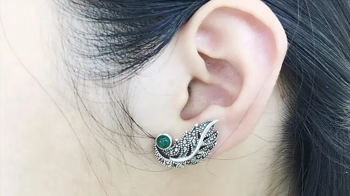 Cách Chọn Bông Tai Phong Thủy Theo Mệnh, Khuôn Mặt Và Giải Mã Ý Nghĩa Đeo Khuyên Tai