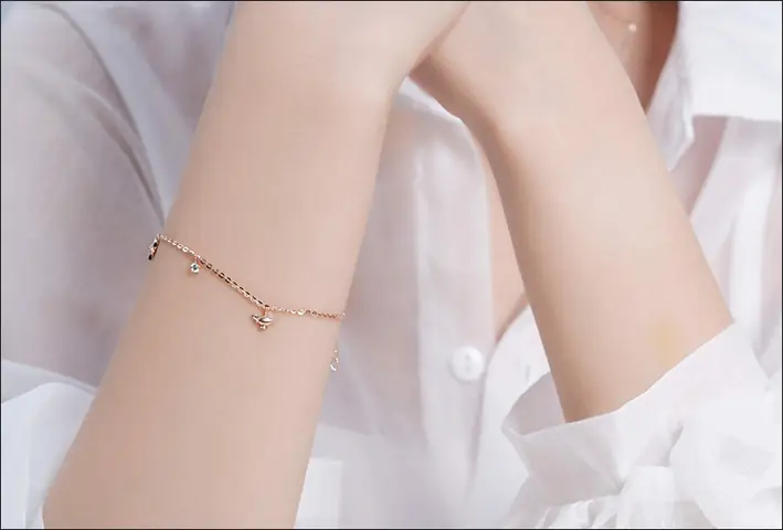 Cách Đeo Lắc Tay Đẹp Chuẩn Phong Cách Cho Nam Và Nữ Cách Đeo Lắc Tay Đẹp Chuẩn Phong Cách Cho Nam Và Nữ
