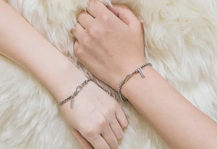 Cách Đeo Lắc Tay Đẹp Chuẩn Phong Cách Cho Nam Và Nữ Cách Đeo Lắc Tay Đẹp Chuẩn Phong Cách Cho Nam Và Nữ