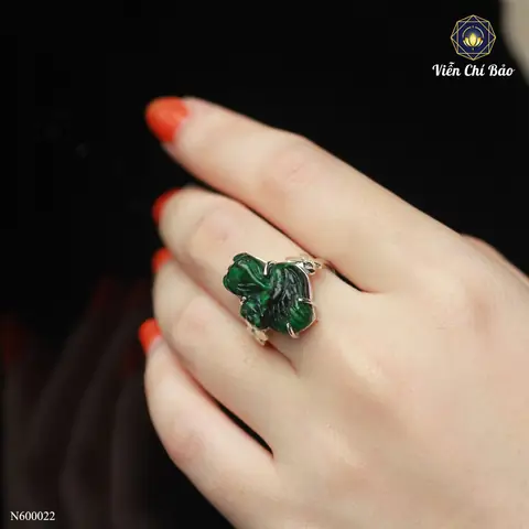 Hướng Dẫn Đeo Nhẫn Hồ Ly Ngón Giữa: Ý Nghĩa, Chọn Tay Và Hướng Mặt Đúng Phong Thủy Hướng Dẫn Đeo Nhẫn Hồ Ly Ngón Giữa: Ý Nghĩa, Chọn Tay Và Hướng Mặt Đúng Phong Thủy