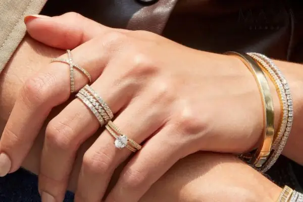 Cách Đeo Nhẫn Phong Thủy Mang Lại May Mắn Và Tài Lộc Cho Nam, Nữ Cách Đeo Nhẫn Phong Thủy Mang Lại May Mắn Và Tài Lộc Cho Nam, Nữ