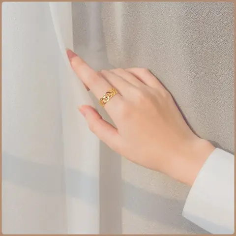 Giải Nghĩa Đeo Nhẫn Ở Ngón Trỏ Tay Trái: Thông Điệp Cá Nhân Và Ý Nghĩa Phong Thủy Giải Nghĩa Đeo Nhẫn Ở Ngón Trỏ Tay Trái: Thông Điệp Cá Nhân Và Ý Nghĩa Phong Thủy