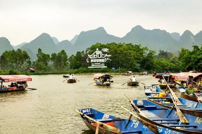Đi Chùa Hương Mất Bao Lâu: Thời Gian Tham Quan Tuyến Hương Tích Và Lịch Trình 1 Ngày Từ Hà Nội Đi Chùa Hương Mất Bao Lâu: Thời Gian Tham Quan Tuyến Hương Tích Và Lịch Trình 1 Ngày Từ Hà Nội