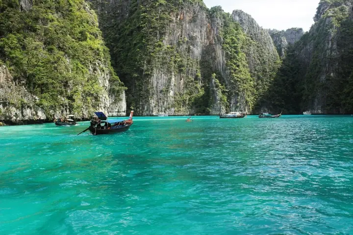 Cách Di Chuyển Từ Phuket Tới Bangkok: Hướng Dẫn Chi Tiết Các Phương Tiện, Thời Gian Và Chi Phí Cách Di Chuyển Từ Phuket Tới Bangkok: Hướng Dẫn Chi Tiết Các Phương Tiện, Thời Gian Và Chi Phí