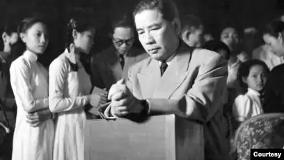Phân Tích Các Dấu Hiệu, السيناريو Sụp Đổ Của Đảng Cộng Sản Việt Nam: So Sánh Lịch Sử, Yếu Tố Kinh Tế - Chính Trị Và Dự Báo Xu Hướng