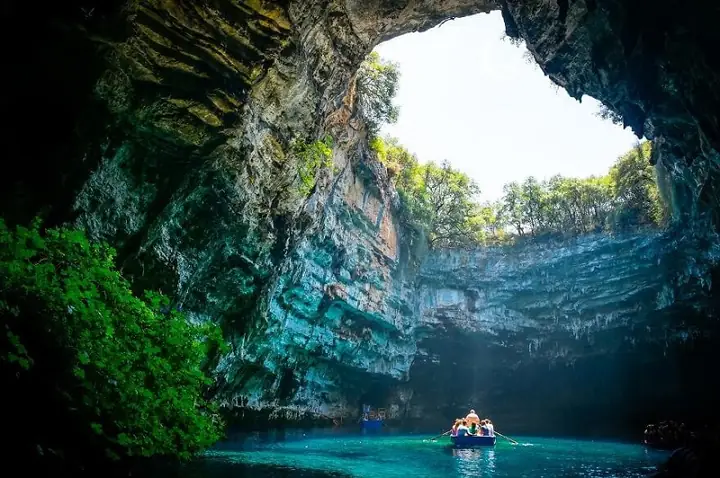 Khám Phá Động Phong Nha Ở Quảng Bình: Vị Trí, Vẻ Đẹp Và Kinh Nghiệm Tham Quan Chi Tiết Khám Phá Động Phong Nha Ở Quảng Bình: Vị Trí, Vẻ Đẹp Và Kinh Nghiệm Tham Quan Chi Tiết