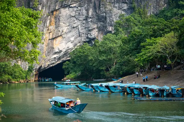Khám Phá Động Phong Nha Ở Quảng Bình: Vị Trí, Vẻ Đẹp Và Kinh Nghiệm Tham Quan Chi Tiết Khám Phá Động Phong Nha Ở Quảng Bình: Vị Trí, Vẻ Đẹp Và Kinh Nghiệm Tham Quan Chi Tiết