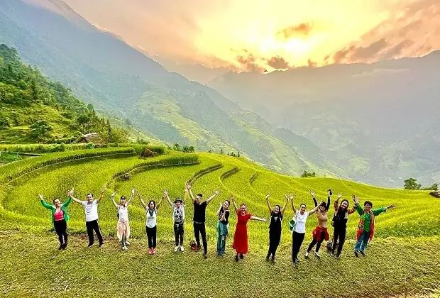 Địa Điểm Du Lịch 2 Ngày 1 Đêm Nên Đi Đâu? Gợi Ý Top Điểm Gần Hà Nội & Sài Gòn Cho Cuối Tuần Địa Điểm Du Lịch 2 Ngày 1 Đêm Nên Đi Đâu? Gợi Ý Top Điểm Gần Hà Nội & Sài Gòn Cho Cuối Tuần