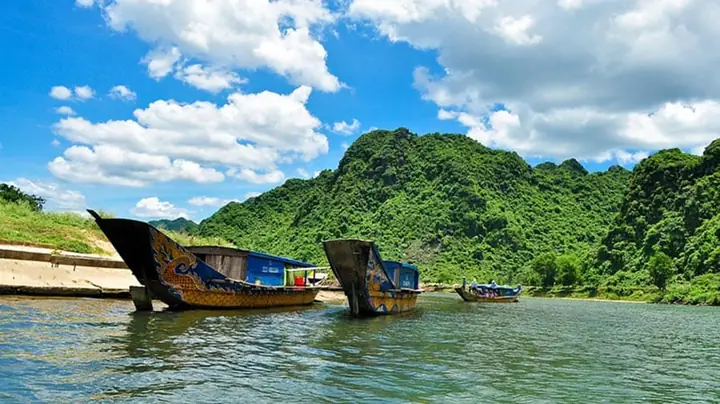 Khám Phá Sông Son Quảng Bình: Hướng Dẫn Du Lịch Chi Tiết Cho Du Khách