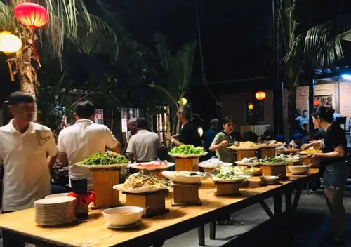 Giá Buffet Tại Làng Lụa Hội An 2026: Mức Phí, Món Ăn Và Cách Đặt Chỗ Giá Buffet Tại Làng Lụa Hội An 2026: Mức Phí, Món Ăn Và Cách Đặt Chỗ