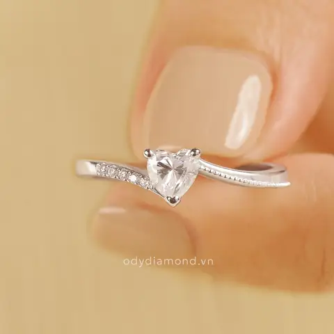 Cập Nhật Giá Nhẫn Cầu Hôn Vàng Trắng Mới Nhất Theo Chất Liệu Và Thiết Kế Cập Nhật Giá Nhẫn Cầu Hôn Vàng Trắng Mới Nhất Theo Chất Liệu Và Thiết Kế