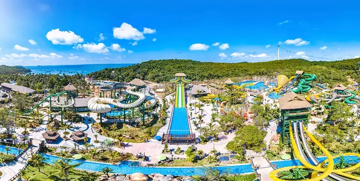 Giá Vé Aquatopia Water Park Phú Quốc 2026: Bảng Giá, Combo Cáp Treo & Ưu Đãi Dành Cho Gia Đình