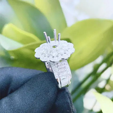 Giá Vỏ Nhẫn Kim Cương: Bảng Giá, Yếu Tố Ảnh Hưởng & Lựa Chọn Thông Minh Giá Vỏ Nhẫn Kim Cương: Bảng Giá, Yếu Tố Ảnh Hưởng & Lựa Chọn Thông Minh