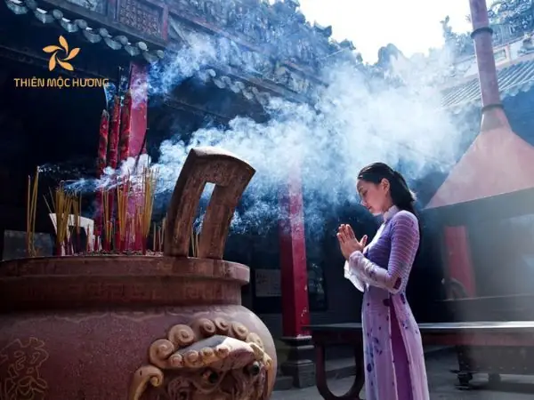 Giải Mã Giấc Mơ Thấy Thấp Nhang: Ý Nghĩa, Điềm Báo Và Cách Giải Thích Giải Mã Giấc Mơ Thấy Thấp Nhang: Ý Nghĩa, Điềm Báo Và Cách Giải Thích