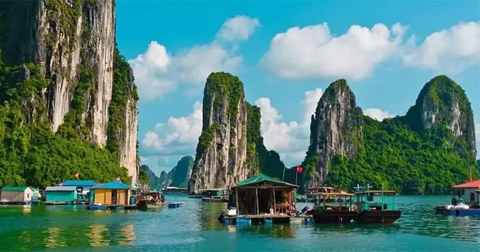 Giới Thiệu Về Quảng Trị Bằng Tiếng Anh: Cách Viết Đoạn Văn Miêu Tả Tỉnh Quảng Trị Cho Học Sinh Giới Thiệu Về Quảng Trị Bằng Tiếng Anh: Cách Viết Đoạn Văn Miêu Tả Tỉnh Quảng Trị Cho Học Sinh