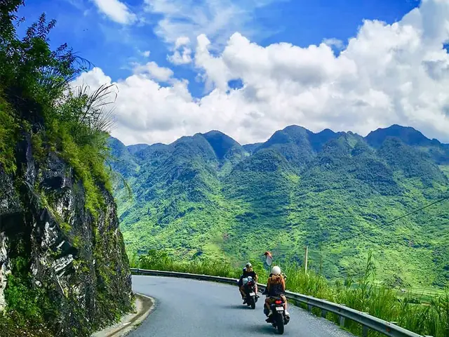 Tìm Hiểu Khoảng Cách Hà Giang Từ Hà Nội Và Các Phương Án Di Chuyển Thực Tế Tìm Hiểu Khoảng Cách Hà Giang Từ Hà Nội Và Các Phương Án Di Chuyển Thực Tế