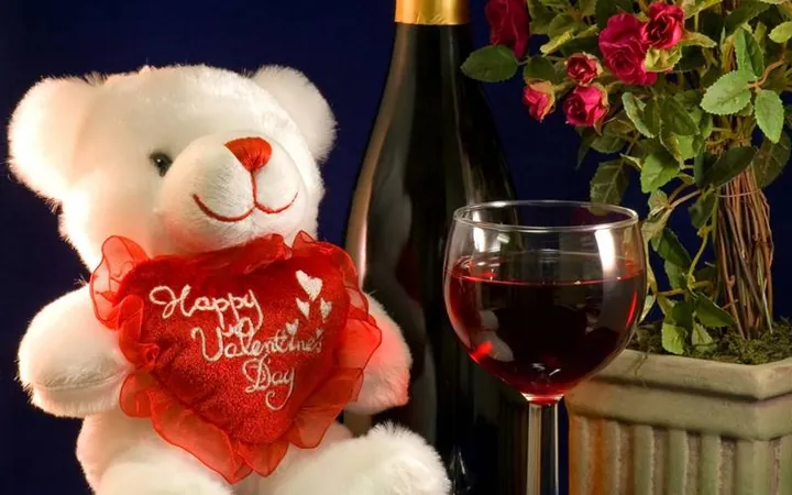 Tải Miễn Phí 1000+ Hình Ảnh 14/2 Đẹp Nhất: Hình Nền, Thiệp, Template Valentine 2026 Cho Mọi Thiết Bị