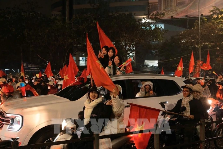 Hình Ảnh Ăn Mừng Chiến Thắng Của U23 Việt Nam: Khoảnh Khắc, Cảm Xúc Và Ý Nghĩa Đối Với Người Hâm Mộ