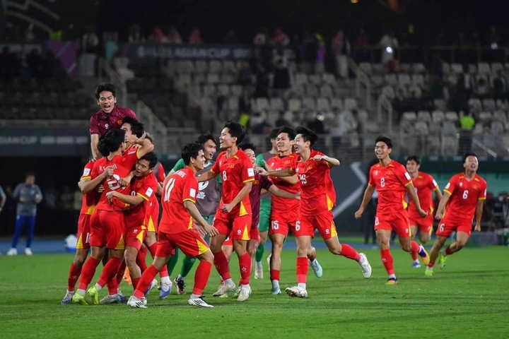 Hình Ảnh Ăn Mừng Chiến Thắng Của U23 Việt Nam: Khoảnh Khắc, Cảm Xúc Và Ý Nghĩa Đối Với Người Hâm Mộ