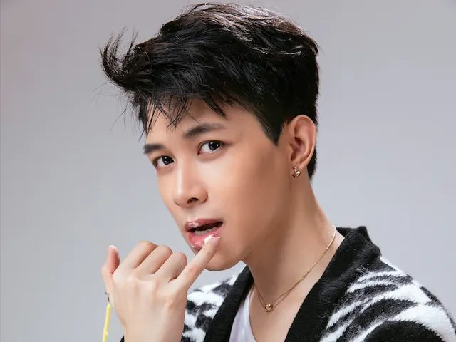 Khám Phá Hình Ảnh Anh Tú Atus: Tổng Hợp Khoảnh Khắc Đời Thường Đến Phim Ảnh Cho Người Hâm Mộ