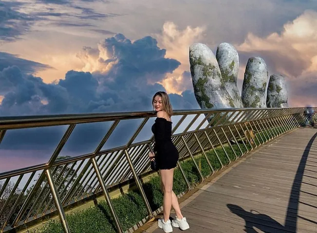 Chiêm Ngưỡng Hình Ảnh Bà Nà Hills Tuyệt Đẹp Cho Du Khách: Bộ Sưu Tập Các Tiểu Cảnh Từ Cầu Vàng Đến Làng Pháp Chiêm Ngưỡng Hình Ảnh Bà Nà Hills Tuyệt Đẹp Cho Du Khách: Bộ Sưu Tập Các Tiểu Cảnh Từ Cầu Vàng Đến Làng Pháp