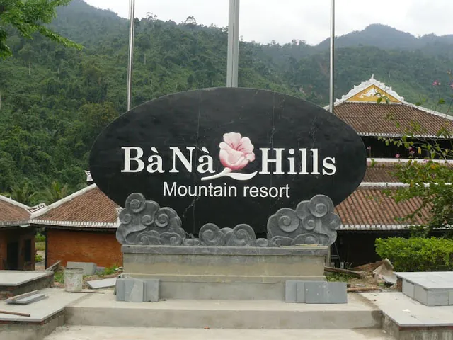 Chiêm Ngưỡng Hình Ảnh Bà Nà Hills Tuyệt Đẹp Cho Du Khách: Bộ Sưu Tập Các Tiểu Cảnh Từ Cầu Vàng Đến Làng Pháp Chiêm Ngưỡng Hình Ảnh Bà Nà Hills Tuyệt Đẹp Cho Du Khách: Bộ Sưu Tập Các Tiểu Cảnh Từ Cầu Vàng Đến Làng Pháp