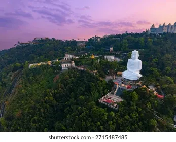 Chiêm Ngưỡng Hình Ảnh Bà Nà Hills Tuyệt Đẹp Cho Du Khách: Bộ Sưu Tập Các Tiểu Cảnh Từ Cầu Vàng Đến Làng Pháp Chiêm Ngưỡng Hình Ảnh Bà Nà Hills Tuyệt Đẹp Cho Du Khách: Bộ Sưu Tập Các Tiểu Cảnh Từ Cầu Vàng Đến Làng Pháp