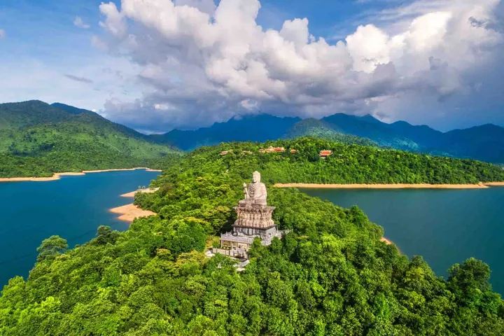 Chiêm Ngưỡng Hình Ảnh Bạch Mã (vườn Quốc Gia Đại Ngàn Ngựa Trắng) Dành Cho Du Khách Chiêm Ngưỡng Hình Ảnh Bạch Mã (vườn Quốc Gia Đại Ngàn Ngựa Trắng) Dành Cho Du Khách