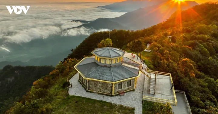 Chiêm Ngưỡng Hình Ảnh Bạch Mã (vườn Quốc Gia Đại Ngàn Ngựa Trắng) Dành Cho Du Khách Chiêm Ngưỡng Hình Ảnh Bạch Mã (vườn Quốc Gia Đại Ngàn Ngựa Trắng) Dành Cho Du Khách