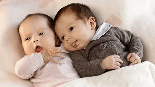 100+ Hình Ảnh Bé Trai Sinh Đôi Dễ Thương: Bộ Sưu Tập Đỉnh Cao Dành Cho Các Bố Mẹ & Người Yêu Thú Nhị Thế