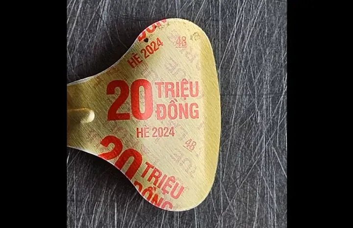 Khám Phá Hình Ảnh Biểu Tượng Và Diện Mạo Bia Larue Người Yêu Bia Qua Các Phiên Bản Logo Con Cọp Và Bao Bì Lon Smooth