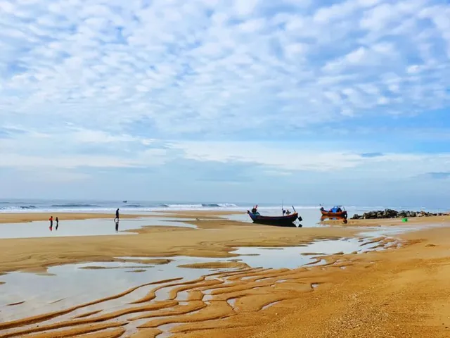 Chiêm Ngưỡng Hình Ảnh Biển Lagi Thực Tế Dành Cho Du Khách Qua Các Bãi Biển Cam Bình Và Đồi Dương