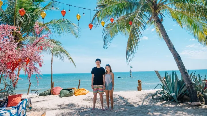 Chiêm Ngưỡng Hình Ảnh Biển Lagi Thực Tế Dành Cho Du Khách Qua Các Bãi Biển Cam Bình Và Đồi Dương