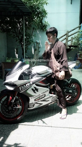 Tải Ngay 5.000+ Hình Ảnh Biker Miễn Phí: Bộ Sưu Tập Đa Dạng Cho Designer, Blogger & Fan Xe Mô Tô